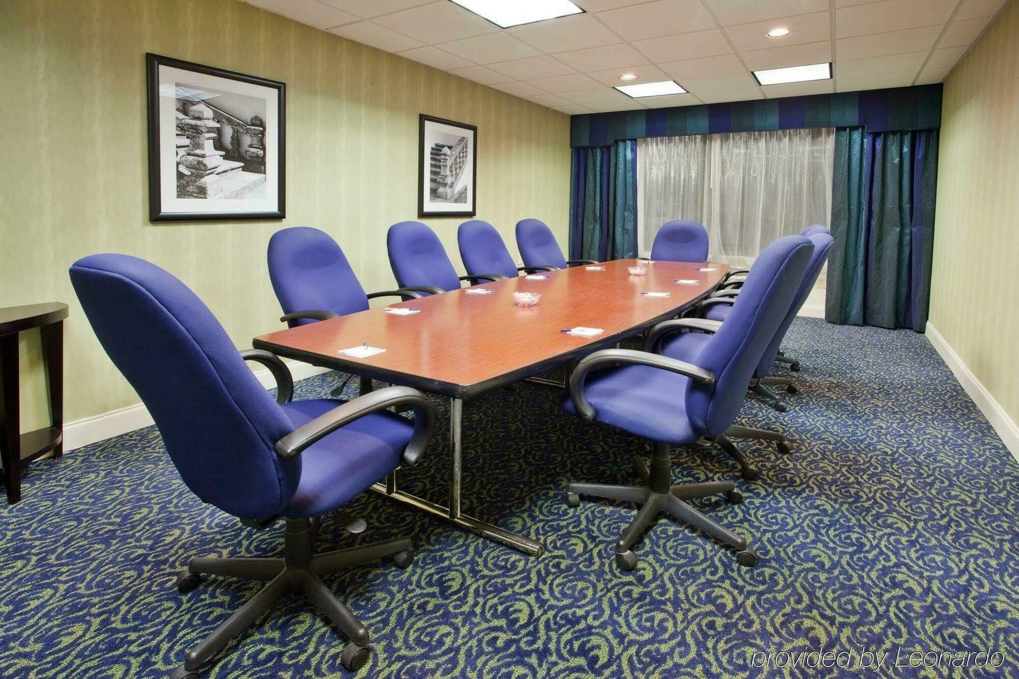 Holiday Inn Express - Atlanta-Kennesaw By Ihg Бизнес фото